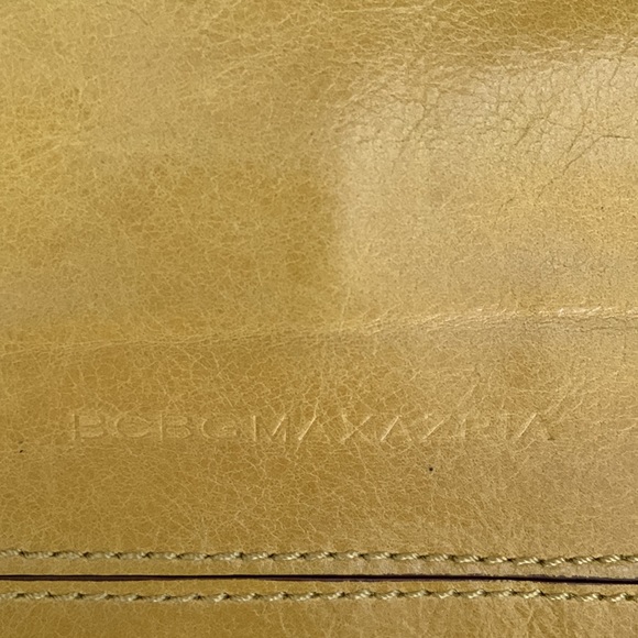 BCBG leather clutch/wristlet - Picture 7 of 7